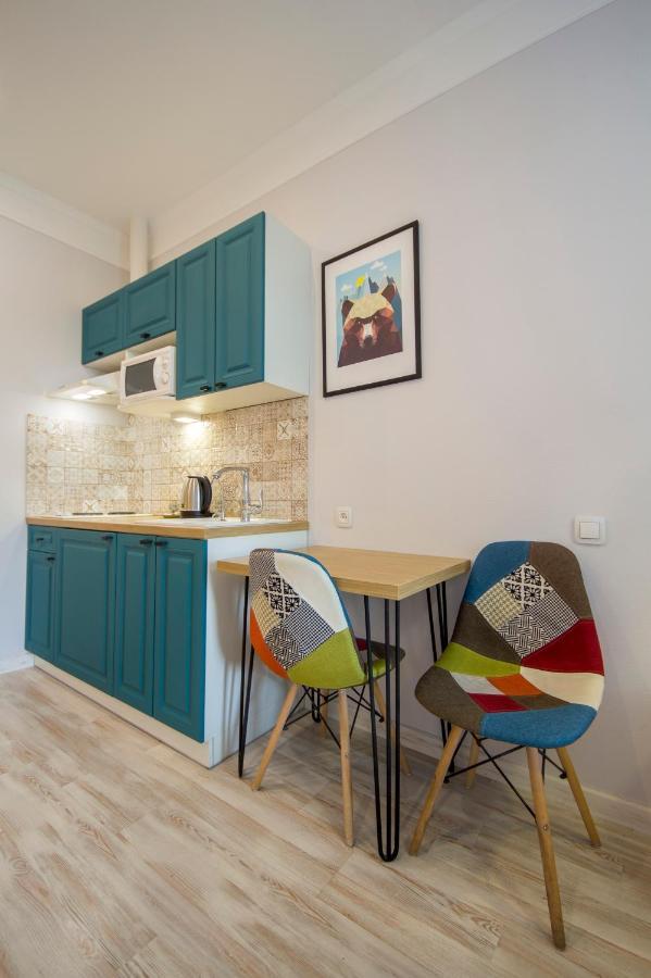 Design Apartments On Velyka Vasylkivska 42 Kiev Exterior foto